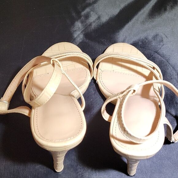 BRAND NEW ANIMAL PRINT  WOMEN"S HEEL SANDAL - Picture 8 of 12